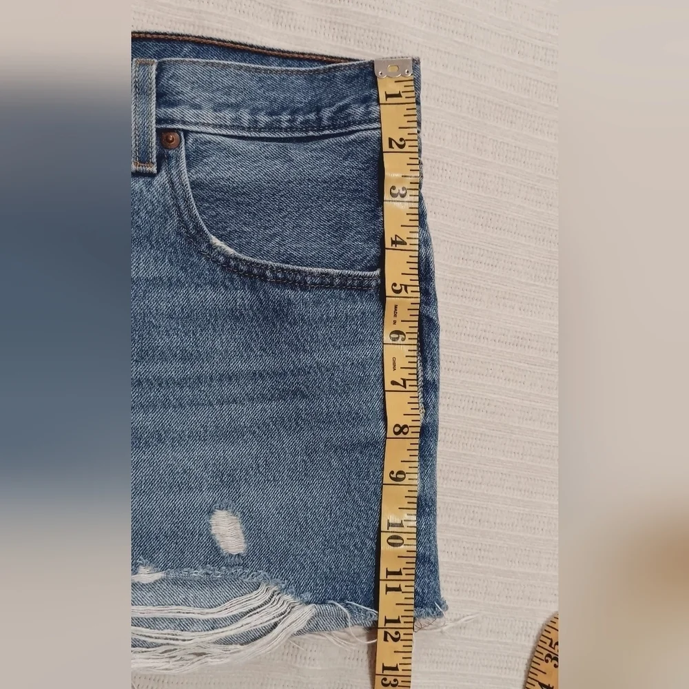 Levis attention before